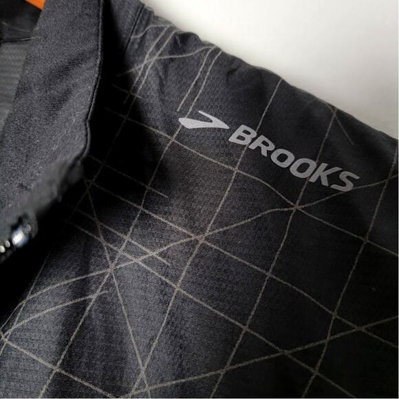 Brooks Running Vest Men's L Black Reflective Windbreaker Athleisure Gorpcore - Picture 4 of 9